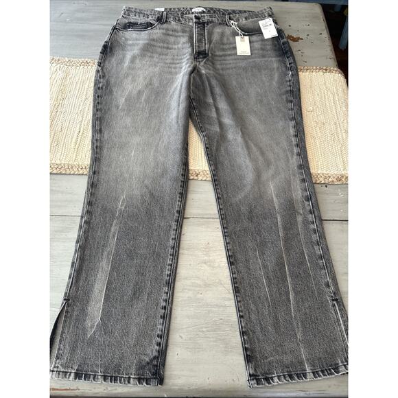 NWT Good American Good Boy Straight Fade Black 221 Vintage Wash Slit Hem 18 x 32 - Picture 1 of 11